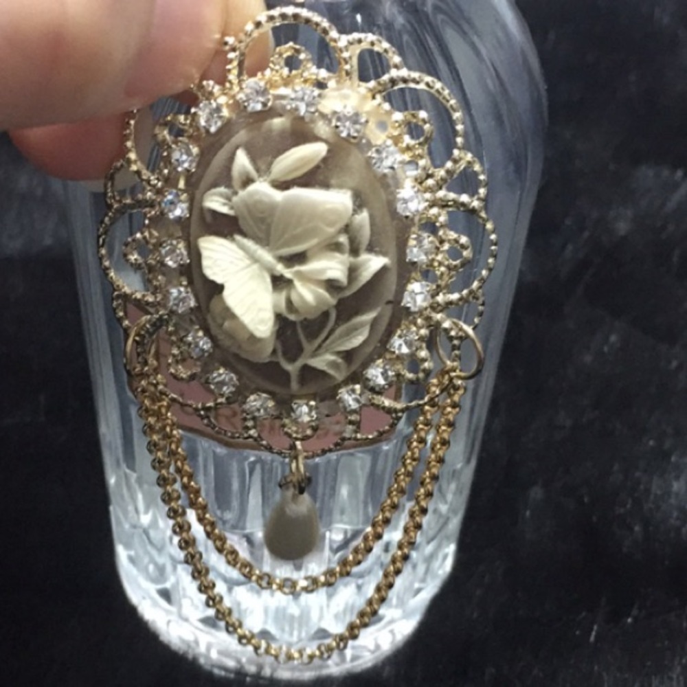 Brand new brooch